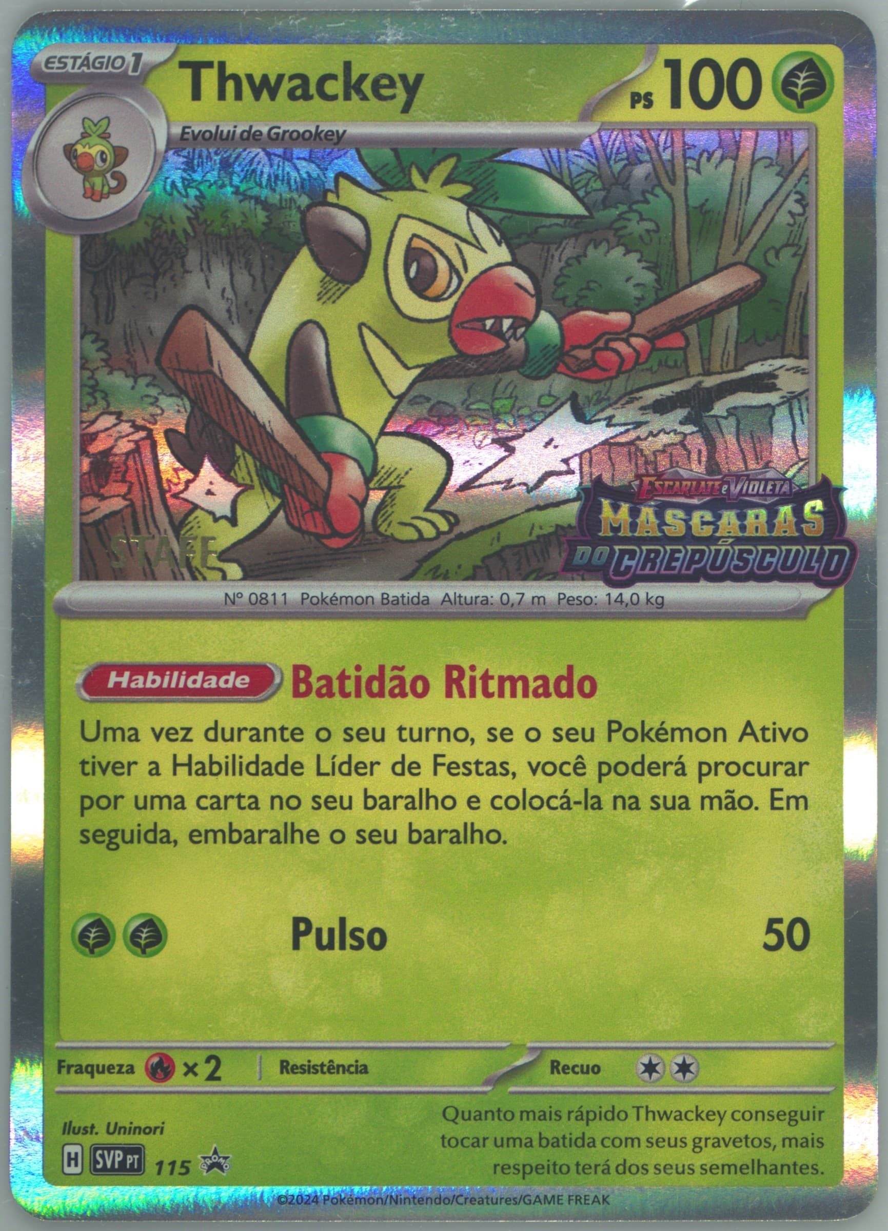 Thwackey Twilight Masquerade Prerelease-Staff (115) 2024 Pokemon Portuguese Svp PT-SV Black Star Promo